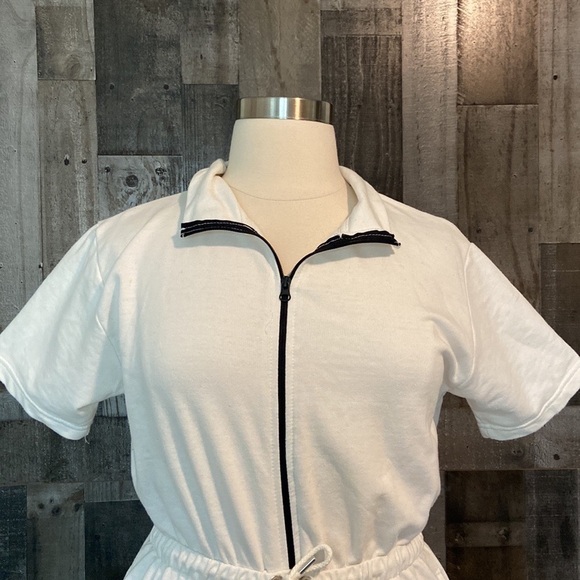 PrettyLittleThing white romper size 10 sporty athleisure skater California - Picture 3 of 13